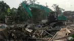 Penertiban bangunan di kawasan Bukit Duri yang terkena normalisasi Sungai Ciliwung berjalan dengan lancar.
