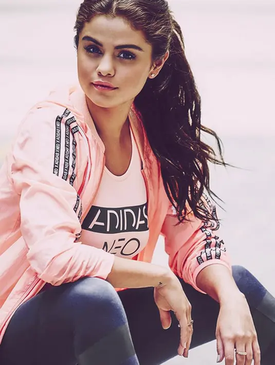 Hadiah pemberian dari penggemarnya itu memang belum jatuh ke tangan Selena, namun para petugas keamanan yang terkejut menerima itu langsung melaporkannya ke pihak kepolisian. (Instagram/Selenagomez)