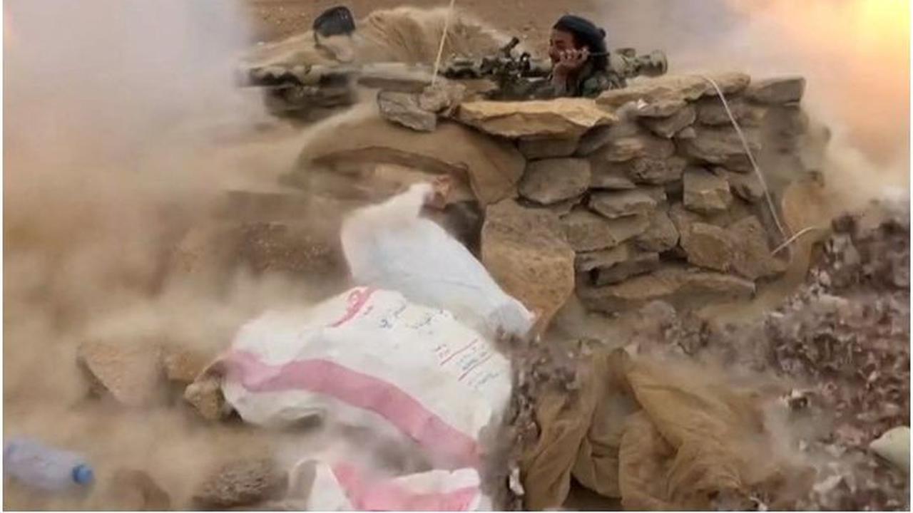 FOTO: Melihat Manuver Militer Pasukan Pemberontak Houthi di Yaman yang Diklaim Meluncurkan Rudal Balistik ke Israel