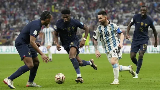 Foto: Dua Gol Mbappe di Babak Kedua Final Piala Dunia 2022 Paksa Argentina Lanjut Bermain di Extra Time