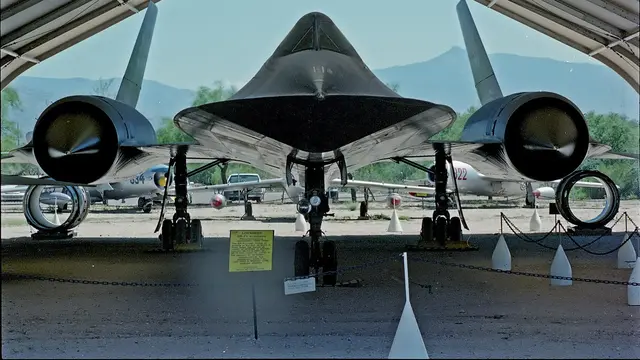 Lockheed SR-71 Blackbird (Wikimedia Commons)