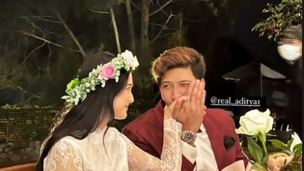 6 Momen Lamaran Aditya Zoni dan Yasmine, Penuh Haru Bahagia