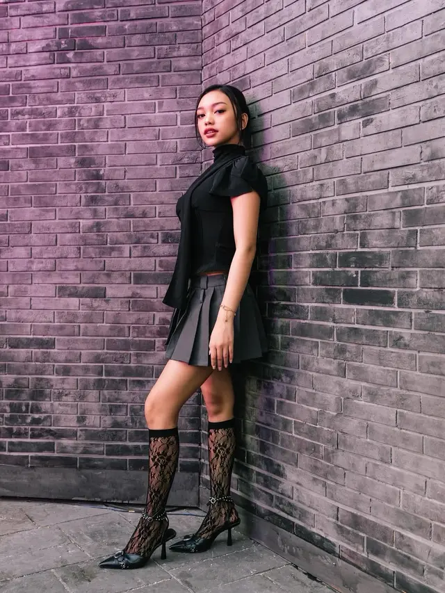 Pesona Murid Cantik Misterius dari Naura Ayu di Nevermore Academy