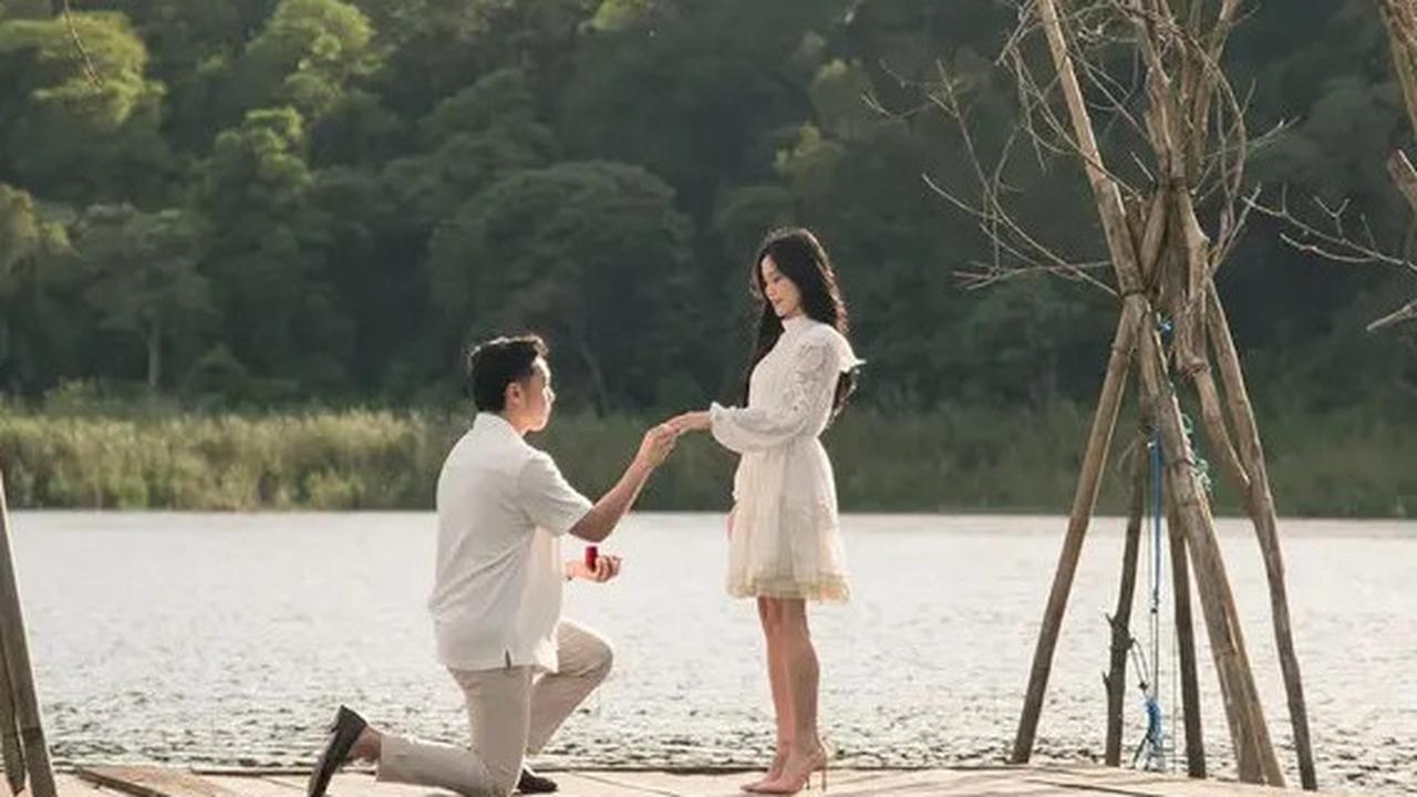 7 Potret Jessica Jane Saat Dilamar Kekasih di Tanggal Spesial, Diwarnai Momen Haru dan Romantis
