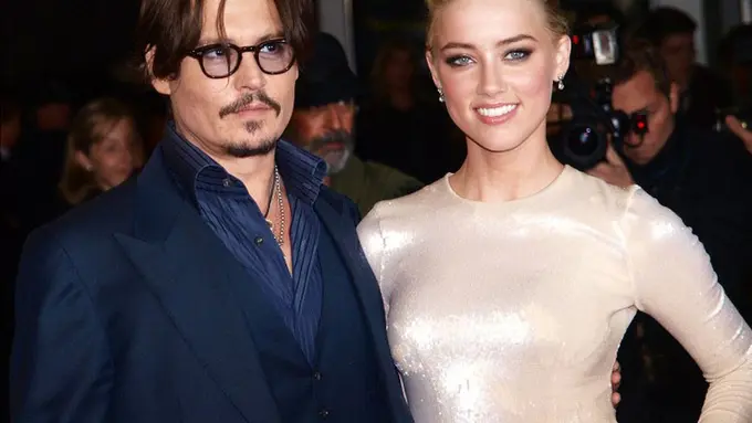 [Bintang] Johnny Depp dan Amber Heard