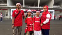 Suporter berbondong-bondong ke Stadion Utama Gelora Bung Karno pada Minggu (28/10/2018) demi dukung Timnas Indonesia U-19.