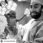 Seorang bayi yang baru lahir menarik masker yang dipakai oleh dokter jadi viral di dunia maya (Dok.Instagram/@SamerCheaib/https://www.instagram.com/p/CF9nlvZJYDT/Komarudin)