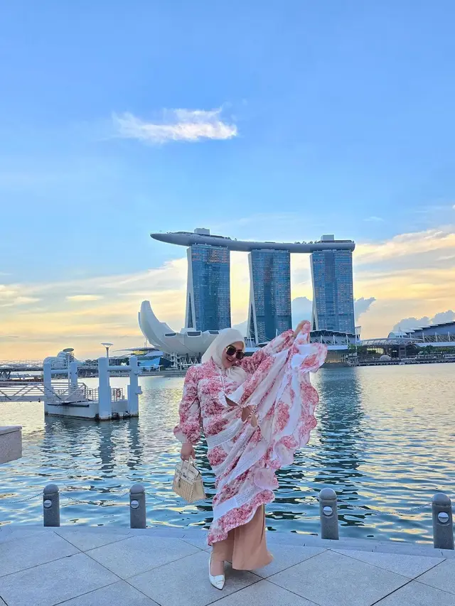 Terlihat Lincah, Syahrini Tampil Jadi Bumil Fancy Feminine Saat Temani Reino Barack Olahraga