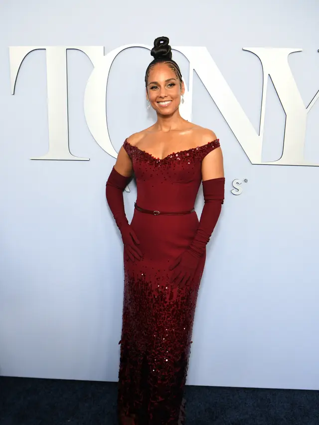 Alicia Keys saat datang ke Tony Awards 2024