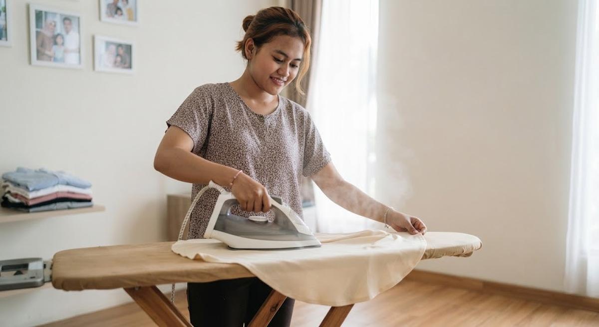 Gunakan Suhu Setrika Sesuai Label