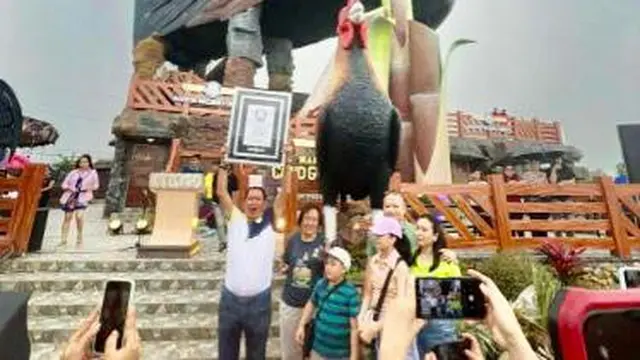 Bangunan ayam raksasa terbesar di dunia