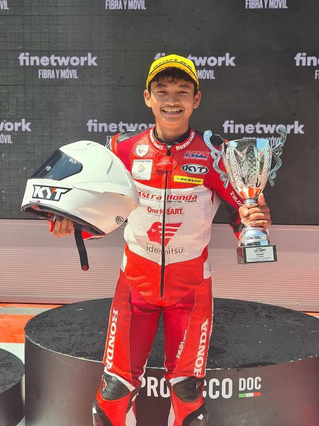 Pembalap Astra Honda Racing Team, Fadillah Arbi Aditama, membuat sejarah sebagai rider Indonesia pertama yang menang di JuniorGP.
