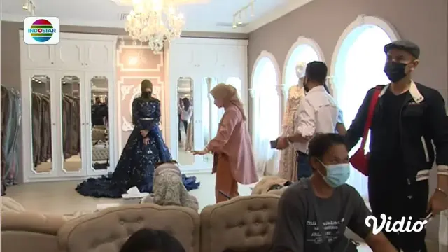 Perlihatkan Sosok Calon Istri, Ini 7 Potret Rizal Djibran Fitting Baju Pengantin