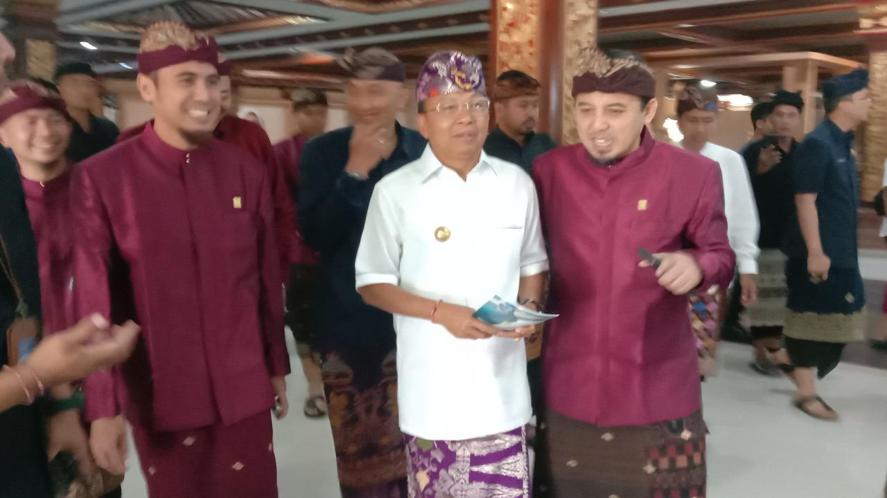 Gubernur Koster Dorong PLTS Atap di Seluruh Bali, Target 100 MW Tahun Ini