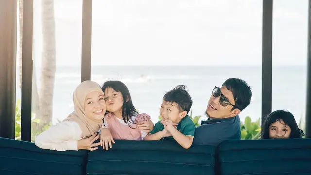 6 Pemotretan Keluarga Natasha Rizky dan Desta saat Liburan di Bali, Penuh Kehangatan