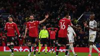 Manchester United cuma bermain imbang 1-1 dengan Young Boys dalam duel pada matchday pemungkas 6 Grup F Liga Champions 2021/2022, Old Trafford, Kamis (9/12/2021). (AFP/Paul Ellis)