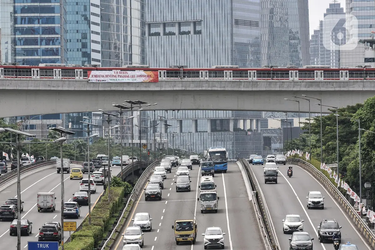FOTO: LRT Jabodebek Uji Beban di Jembatan Bentang Panjang