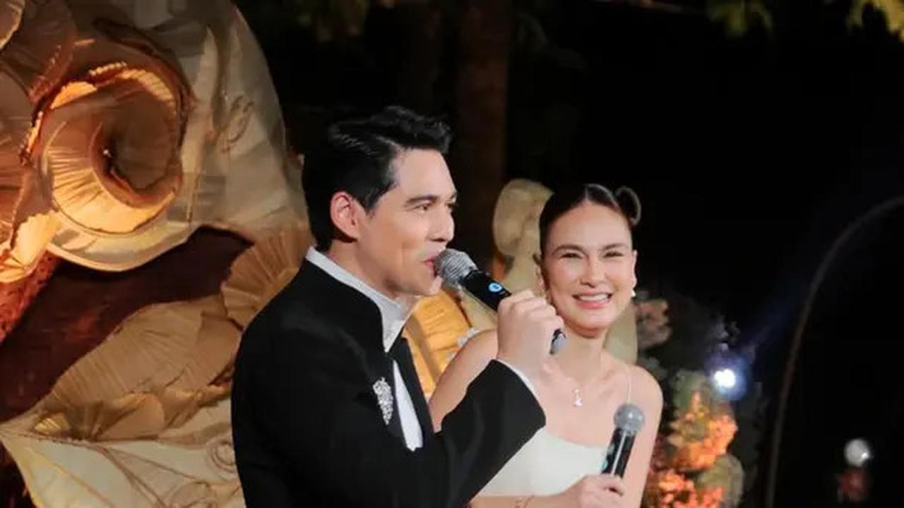 4 Potret Cantik Luna Maya dalam Balutan Gaun Pengantin Backless Putih Karya Hian Tje, Terbarkan Pesona Princess saat Resepsi Pernikahan