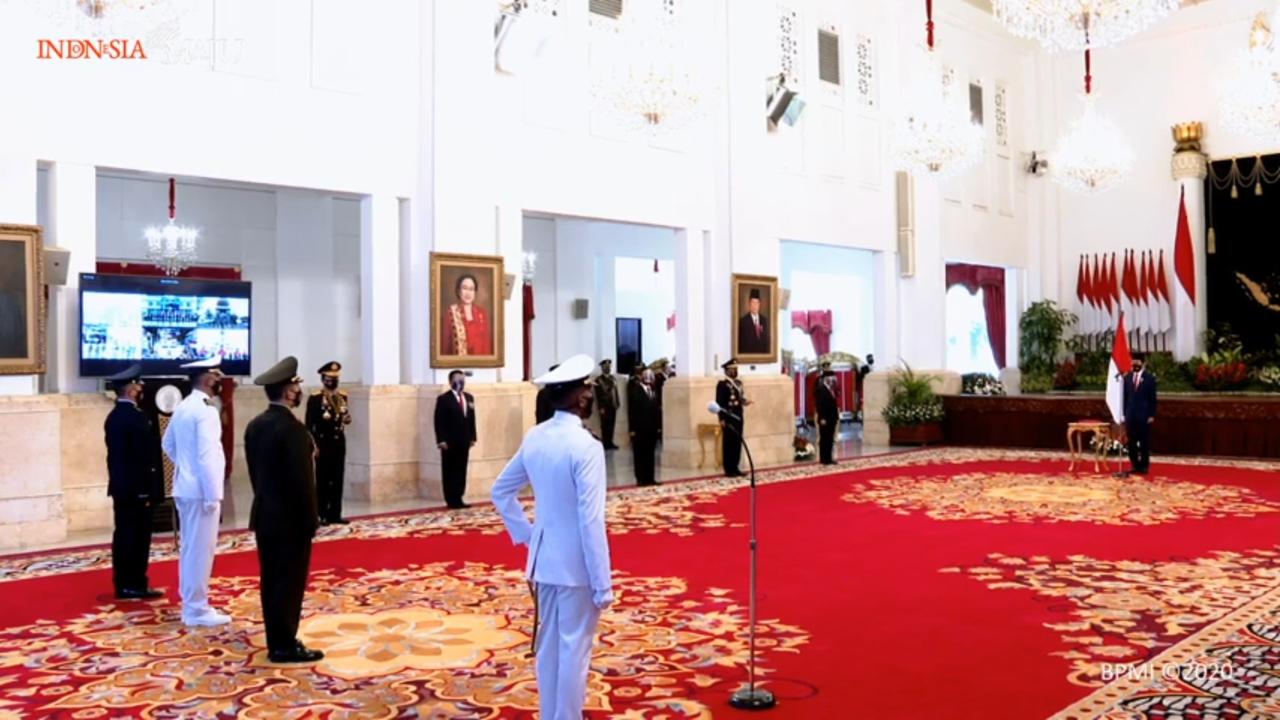 Presiden Jokowi menjadi Inspektur Upacara HUT ke-75 TNI secara virtual dari Istana Negara Jakarta, Senin (5/10/2020)
