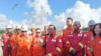 Menteri Energi dan Sumber Daya Mineral (ESDM) Bahlil Lahadalia di proyek Tangguh LNG di Kabupaten Teluk Bintuni, Papua Barat, Rabu (11/6/2025)