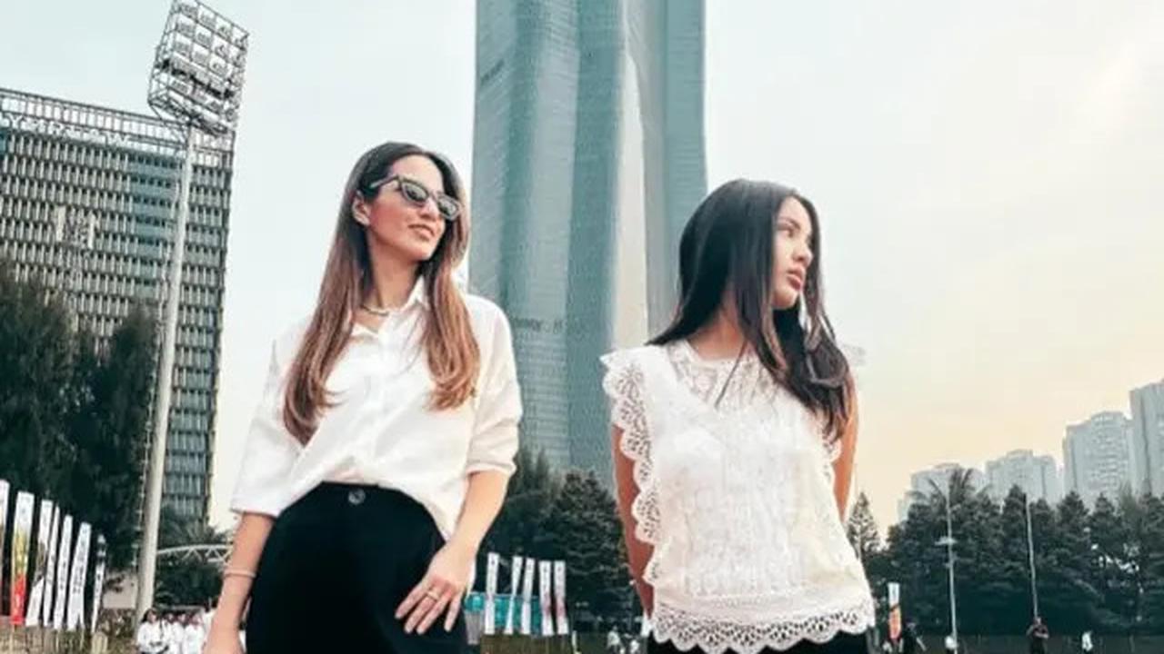 Model Kacamata Hitam Kekinian ala Nia Ramadhani, Referensi untuk Tampil Elegan &amp; Modis di Setiap Momen