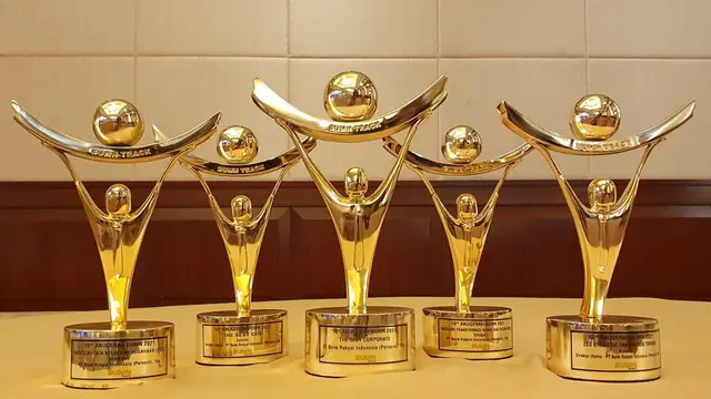 BRI menerima 5 penghargaan dalam acara Malam Anugerah BUMN 2021 tahun ke-10.
