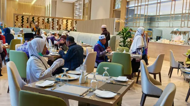 Sempat Batal Berangkat, 2 KloterJemaah Haji Diterbangkan Saudia Airlines ke Surabaya dalam 2 Jadwal Berbeda