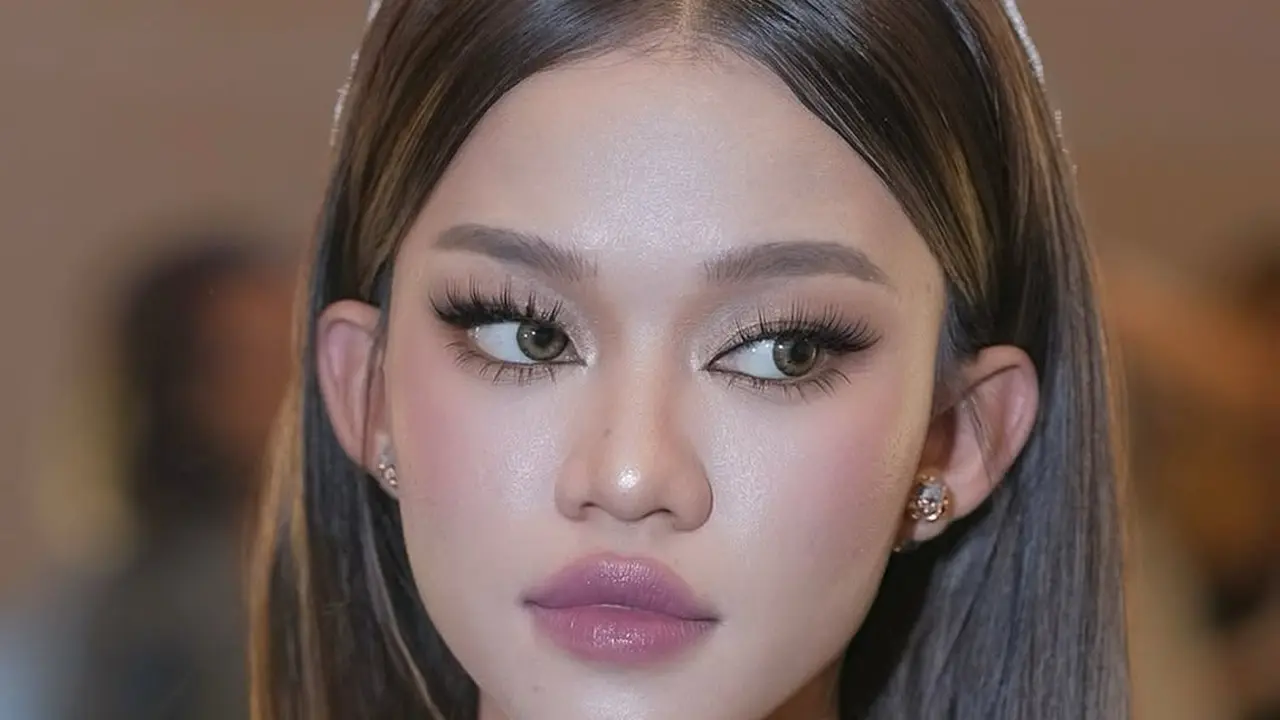 Potret Ummi Quary dengan Gaya Foxy dan Fuller Lips, Bikin Pangling di Premiere Film Pamali