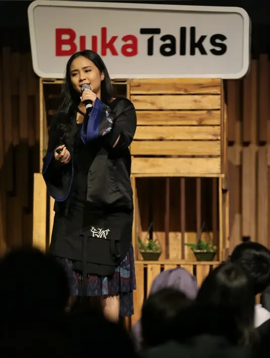 Gita Gutawa menambahkan, bahwa generasi muda mempunyai andil besar dalam perubahan bangsa. Seperti kejadian tahun 1998, perubahan terjadi dari gerakan anak muda. Generasi muda saat ini untuk membawa Indonesia lebih baik lagi. (Adrian Putra/Bintang.com)