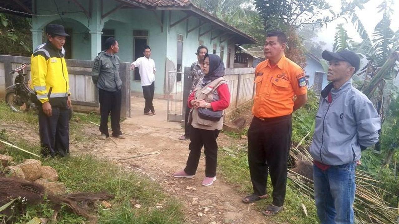 Angin Kencang Terjang Talegong Garut, Satu Warga Tewas dan Puluhan Rumah Rusak