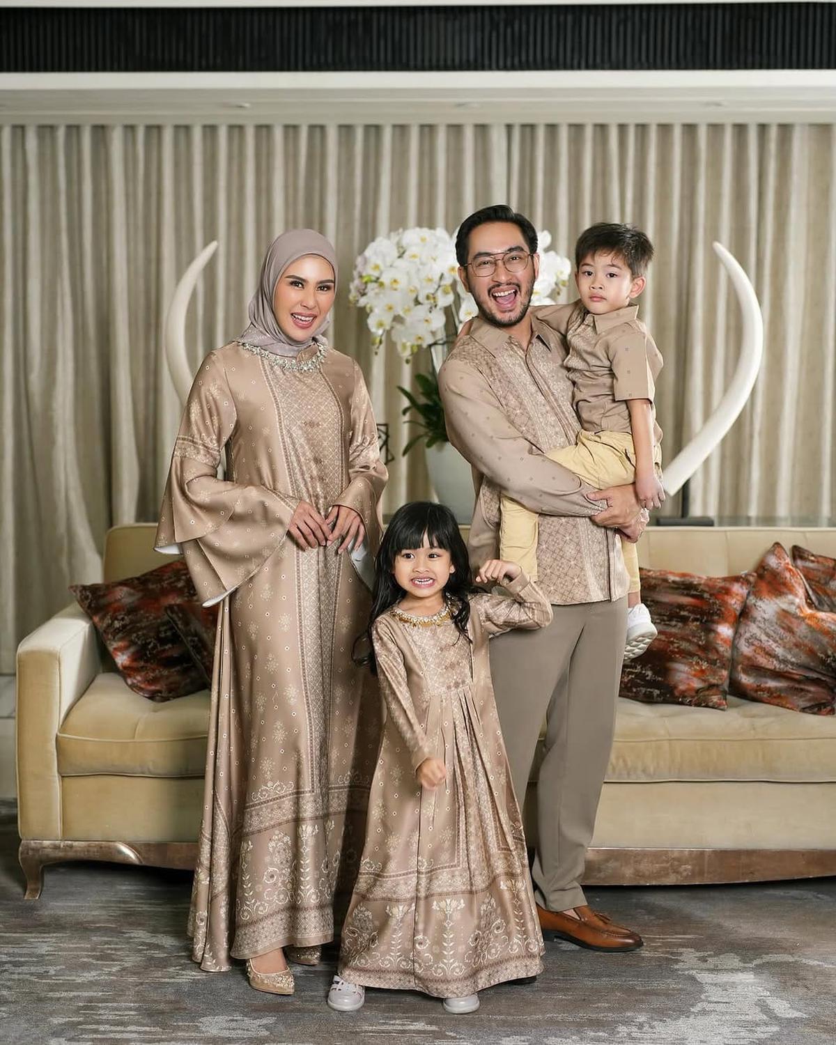 5 Potret Harmonis Keluarga Syahnaz Sadiqah dan Jeje Govinda yang Jauh Miring dari Gosip