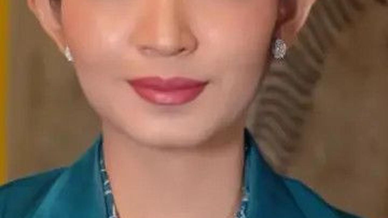 Cantik kenakan Lipstik Pink