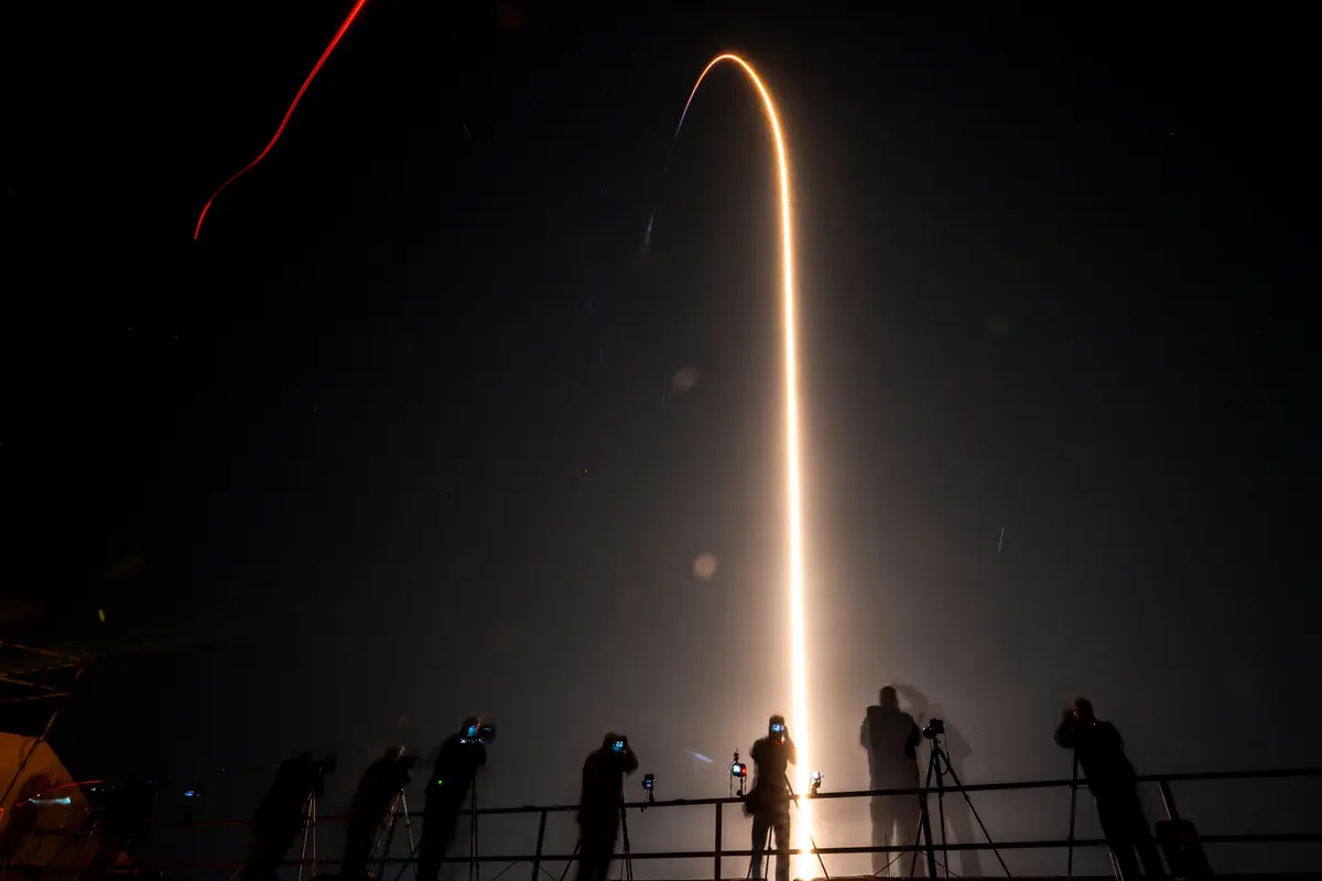 SpaceX Falcon 9 Kirim Awak Baru ke Stasiun Luar Angkasa Internasional