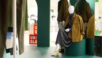 Inspirasi gaya tumpuk busana ala Uniqlo. (dok. Uniqlo)
