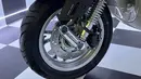 Seluruh varian vespa GTS terbaru mendapat racikan baru pada bagian suspensi depan yang bernama Anti Dive System. Teknologi ini akan memberikan kestabilan lebih tinggi pada saat melakukan pengereman keras dengan mengurangi efek suspensi tenggelam. Per dan shockbreaker diberikan finishing chrome guna menambah nuansa elegan.