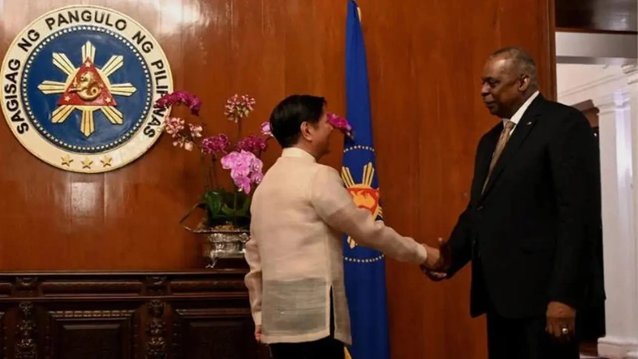Menhan AS Lloyd Austin dan Presiden Filipina Ferdinand Marcos Jr