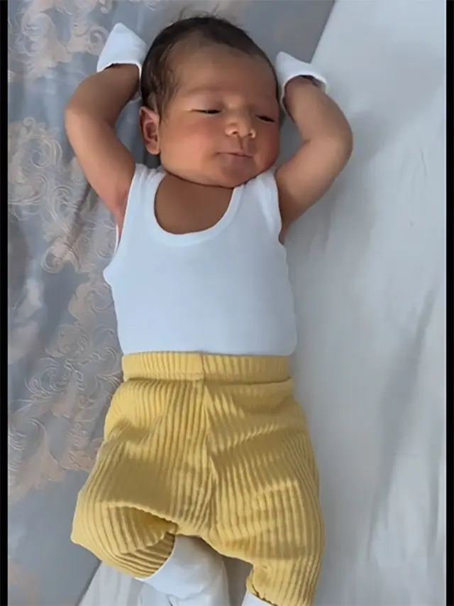 [Fimela] Anak Jessica Iskandar dan Vincent Verhaag