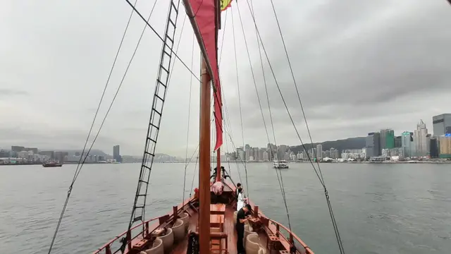 Laporan Liputan6.com dari Hong Kong: Berlayar dengan Aqualuna Menikmati Victoria Harbour