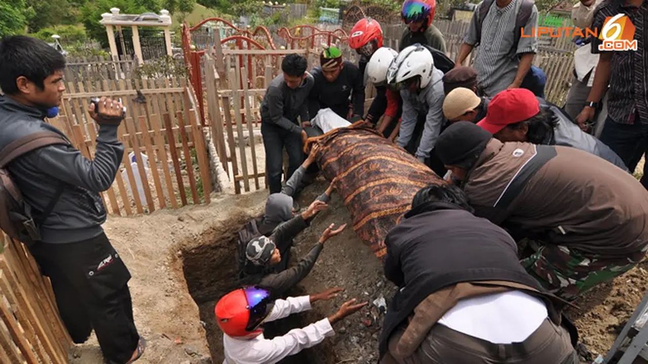 jemput-jenazah-teroris-1-140213c.jpg