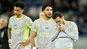 Raut kekecewaan para pemain Manchester City usai hasil imbang 3-3 kontra Everton pada laga pekan ke-35 Premier League, Selasa (05/05/2026) dini hari WIB. (AP Photo/Dave Thompson)