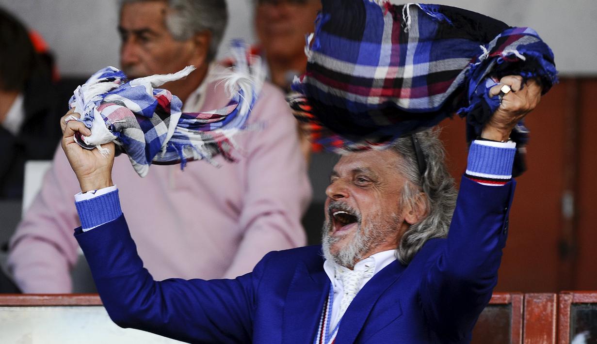 Presiden Sampdoria Massimo Ferrero merayakan gol yang timnya dalam lanjutan Liga Italia Serie A di Stadion Marassi, Genoa, Minggu (014/10/2015) Sampdoria dan Inter imbang 1-1. (REUTERS/Giorgio Perottino)