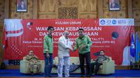 Badan Eksekutif Mahasiswa Politeknik Perkapalan Negeri Surabaya (BEM PPNS) menitipkan aspirasi mengenai pasal-pasal kontroversi di KUHP kepada Ketua DPD RI, AA LaNyalla Mahmud Mattalitti, Jumat (23/12/2022). (Ist)