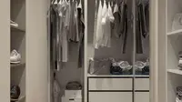 Ilustrasi lemari pakaian. (dok. Pexels.com / Victoria Borodinova / https://www.pexels.com/photo/assorted-clothes-hanged-inside-cabinet-3315286/ / Vriskey Herdiyani)