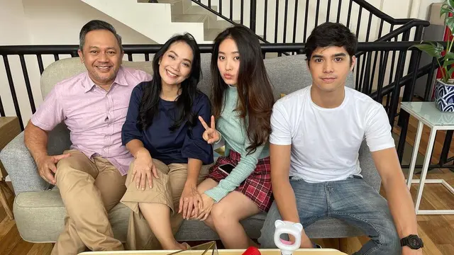 Main Series Bareng, Ini 6 Potret Natasha Wilona dan Al Ghazali di Balik Layar