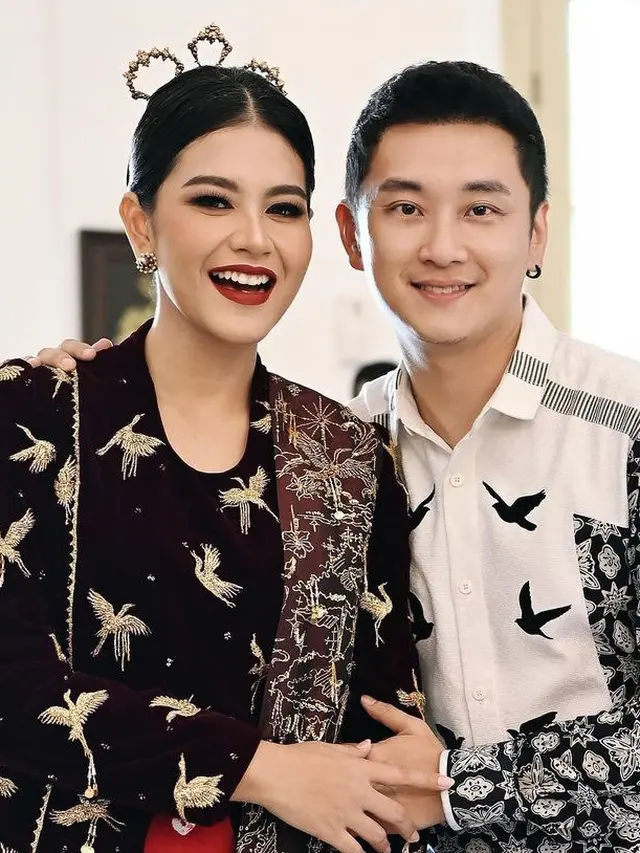 Kebaya Hitam Kahiyang Ayu
