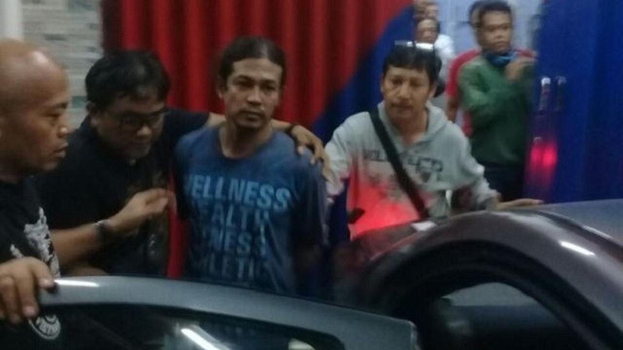 Cerita Maling Bobol Brankas Toko Sambil 'Ditunggui' Polisi