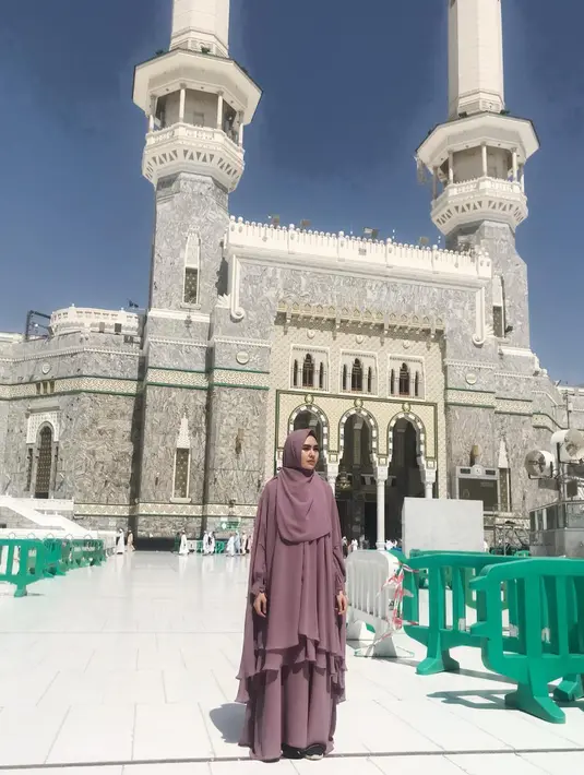 Hal itu diungkapkan Karput ketika ditanyakan apakah sekarang was-was mengenakan cadar setelah banyak teror belakangan ini yang makin marak dengan mengatasnamakan Islam. (Instagram/kartikaputriworld)