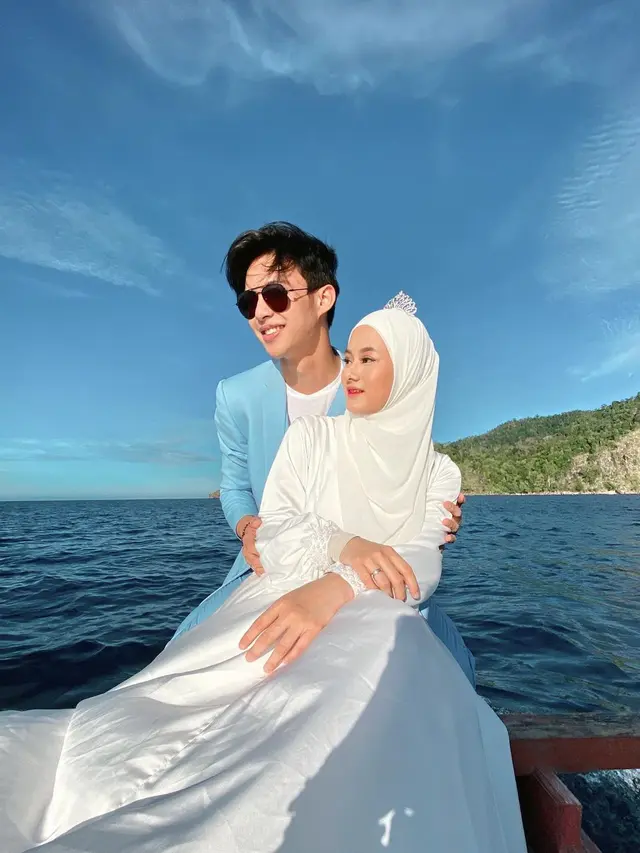 Dinda Hauw dan Rey Mbayang