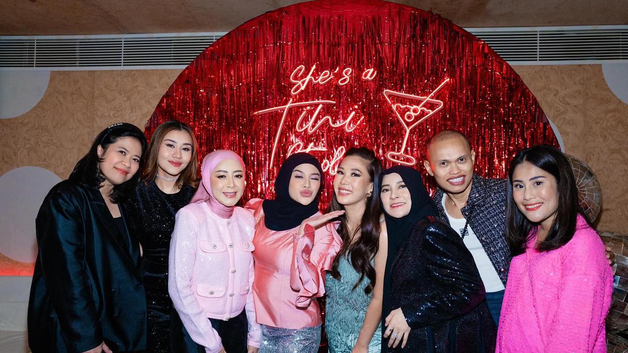 Gaya Seleb yang Hadir di Ultah Marlene Hariman, Aurel Hermansyah Curi Perhatian - Azizah Salsha Paling Disorot