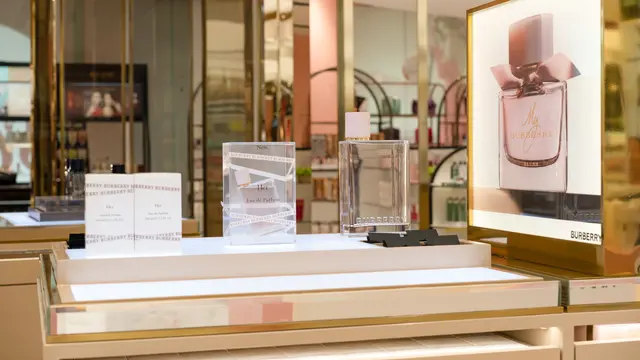 Deretan Koleksi Parfum Burberry Terbaik Hadir di Plaza Senayan
